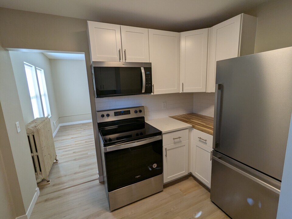1330 Monroe St NE in Minneapolis, MN - Building Photo