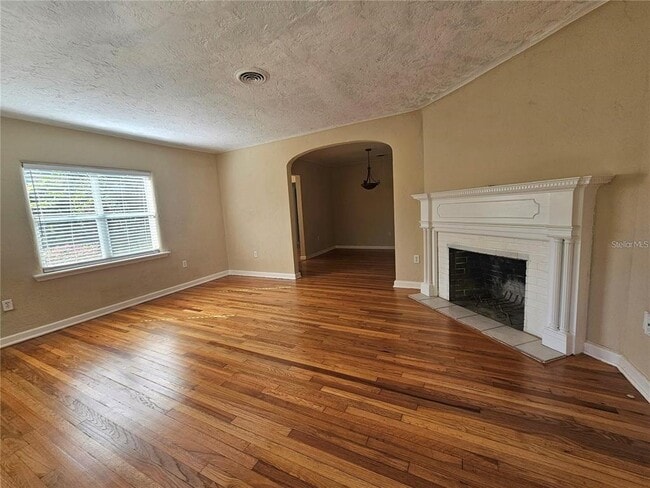 2009 E Washington St in Orlando, FL - Building Photo - Building Photo