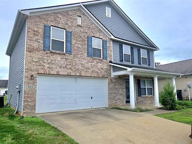 property at 811 Daybreak Dr