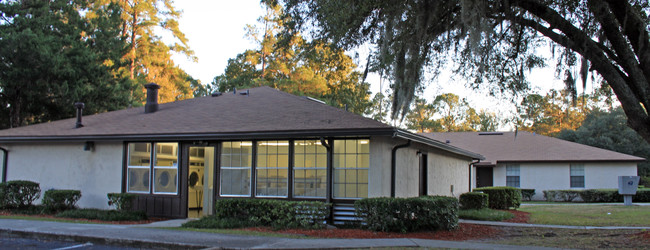 Treetop Apartments in Jacksonville, FL - Foto de edificio - Building Photo