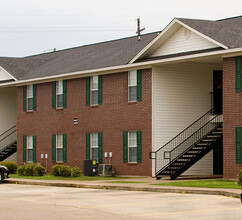 Hillside Apartments in Minden, LA - Foto de edificio - Building Photo