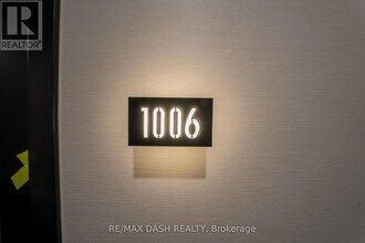 1037 The Queensway in Toronto, ON - Building Photo - Building Photo