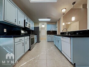 4207 Tawakon Dr in Pearland, TX - Foto de edificio - Building Photo