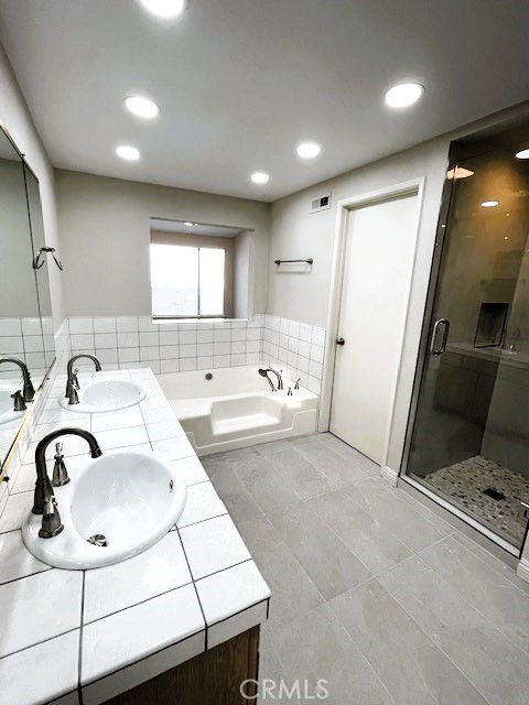 property at 23 Vista Encanta