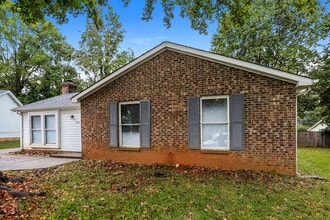 6636 Piney Path Rd in Charlotte, NC - Building Photo - Building Photo