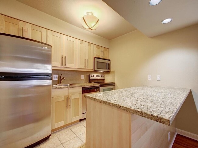property at 7685 Northcross Dr