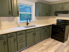 5 Maple Ct in Smithfield, RI - Foto de edificio - Building Photo