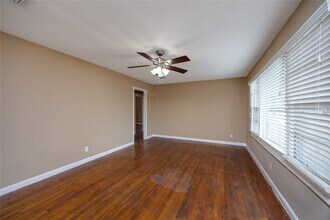 304 Harris Blvd in Conroe, TX - Building Photo - Building Photo