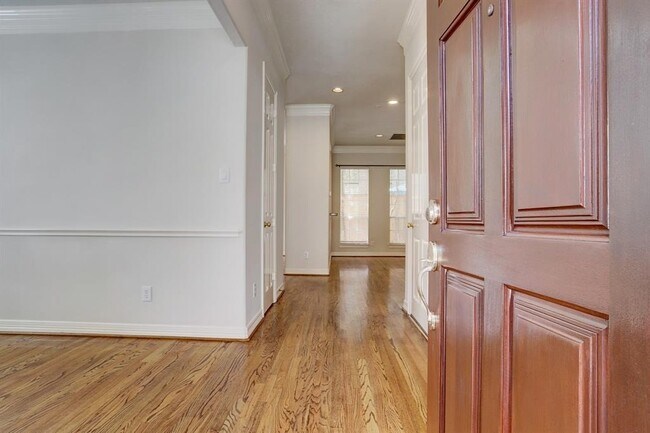 2822 Briarhurst Park in Houston, TX - Building Photo - Building Photo