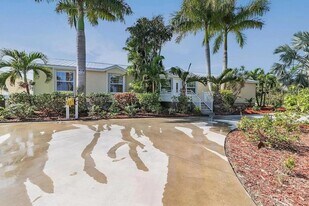 5401 Game Bird Ln in Bokeelia, FL - Building Photo