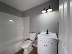 4337 Clarkwood Pkwy in Warrensville Heights, OH - Building Photo - Building Photo