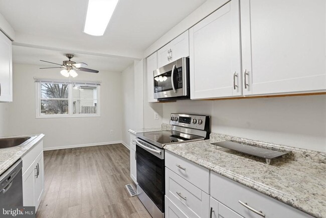 1623 New Windsor Ct in Crofton, MD - Building Photo - Building Photo