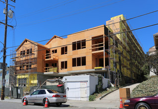 317 Lester Ave in Oakland, CA - Building Photo - Building Photo