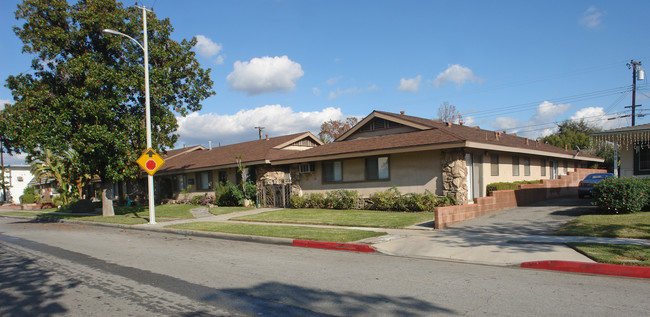 Marietta Apartments in Covina, CA - Foto de edificio - Building Photo