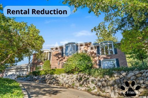 property at 1577 E Tomahawk Dr