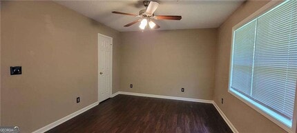 2325 Shady Grove Rd in Carrollton, GA - Building Photo - Building Photo