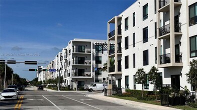 8001 NW 41st St, Unit 308 in Doral, FL - Building Photo - Building Photo