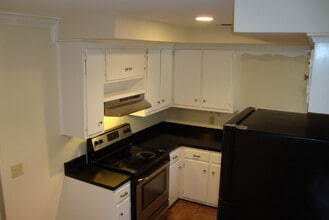 328 Paragon Mills Rd, Unit B in Nashville, TN - Building Photo - Building Photo