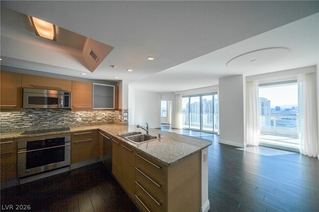 222 Karen Ave in Las Vegas, NV - Building Photo - Building Photo