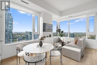 101 Roehampton Ave in Toronto, ON - Building Photo - Building Photo