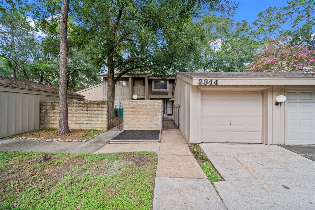 2344 W Settler's Way in Spring, TX - Building Photo