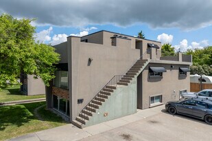 3737B Ross St in Red Deer, AB - Building Photo