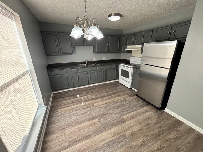 3415 Meadow Ct in Nashville, TN - Foto de edificio - Building Photo