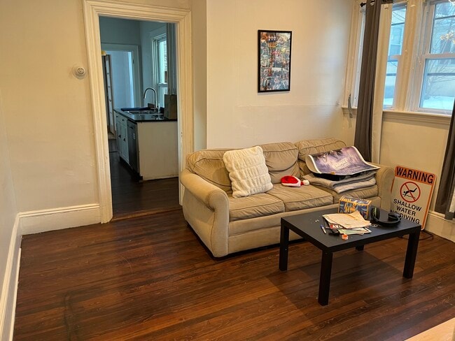 76 Curtis St, Unit 1 in Somerville, MA - Building Photo - Building Photo