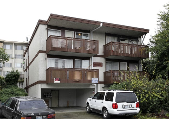 Apline B Apartments