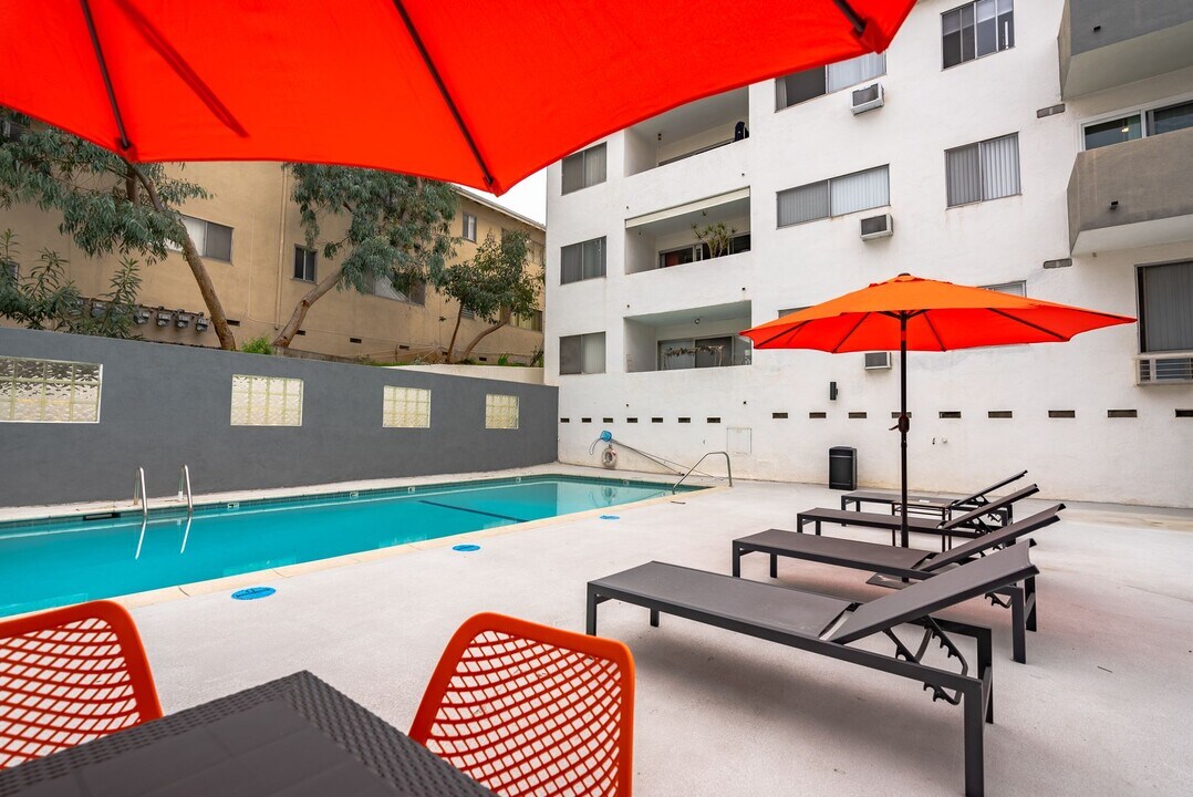 11645 Gorham Ave in Los Angeles, CA - Building Photo