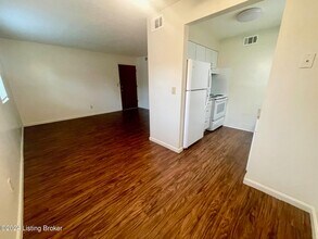 712 Mt Tabor Rd in New Albany, IN - Building Photo - Building Photo