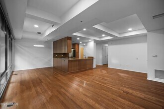 7141 E Rancho Vista Dr in Scottsdale, AZ - Building Photo - Building Photo