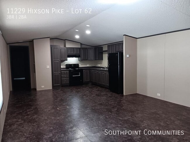 11229 Hixson Pike in Soddy Daisy, TN - Building Photo - Building Photo