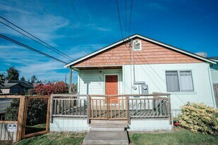 1983 Sutter Rd in Mckinleyville, CA - Building Photo