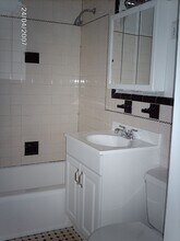 518 Watertown St in Newton, MA - Building Photo - Building Photo