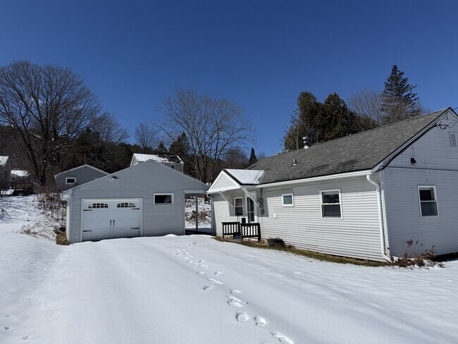 43 Pleasant View St in Montpelier, VT - Building Photo - Building Photo