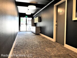 5631 California Ave SW in Seattle, WA - Building Photo - Building Photo