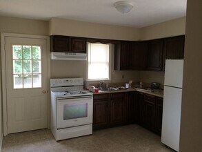 372 Lincoln Ave, Unit B in Oneida, NY - Building Photo - Building Photo