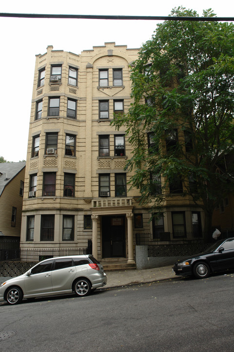 64 Bruce Ave in Yonkers, NY - Building Photo