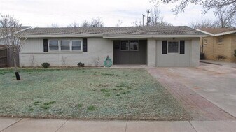 2805 55th St in Lubbock, TX - Building Photo