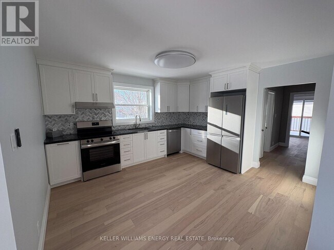 430 Eulalie Ave in Oshawa, ON - Building Photo - Building Photo