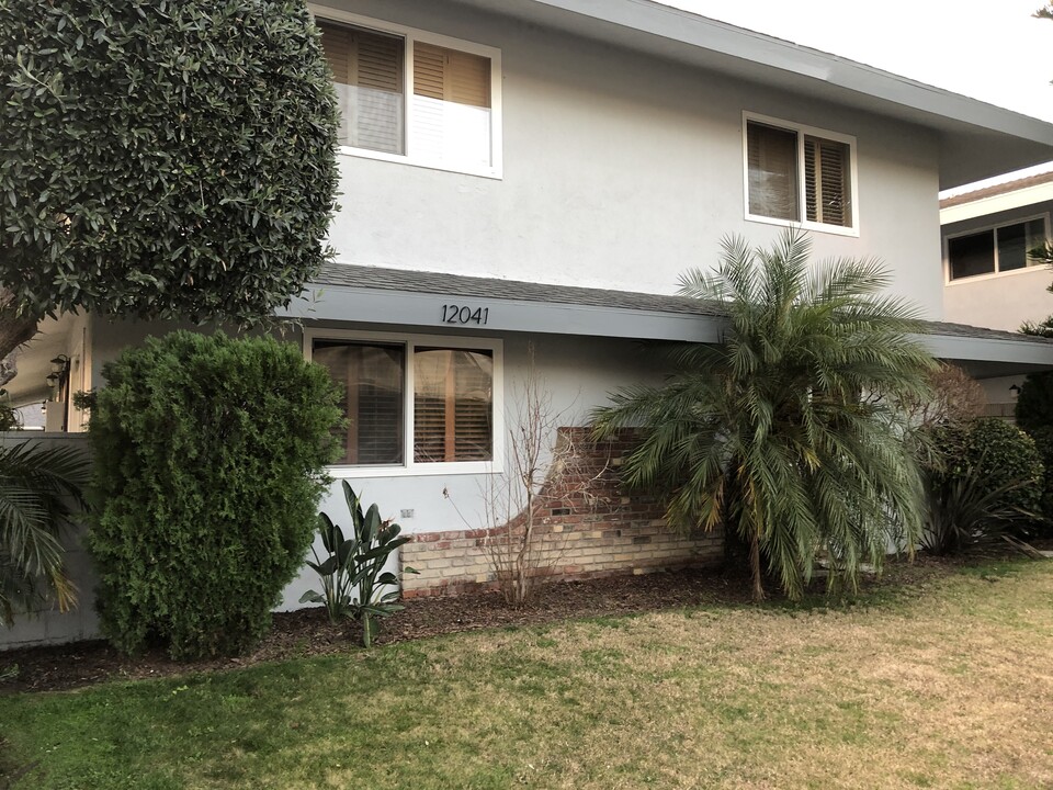 12041 Bailey St, Unit Apartment #4 in Garden Grove, CA - Building Photo