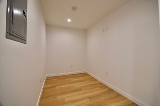 6041 Fulton Ave, Unit 111 in Los Angeles, CA - Foto de edificio - Building Photo