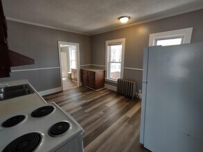 48 Laurel St in Newport, NH - Building Photo - Building Photo