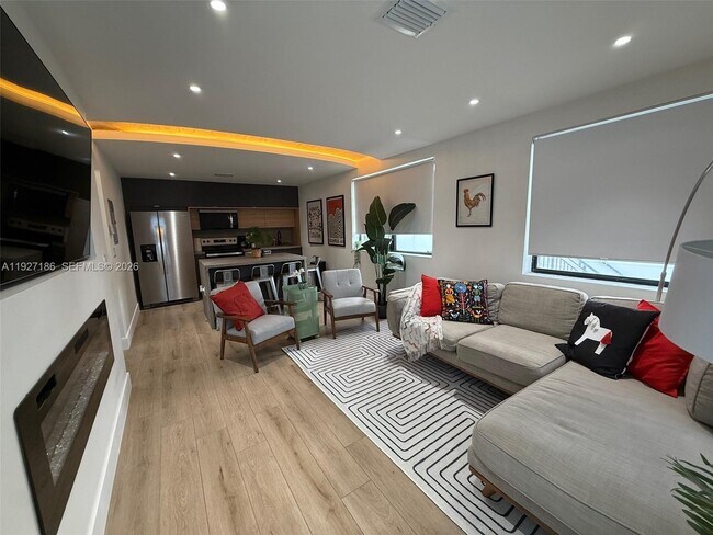 1716 SW 11th St in Miami, FL - Building Photo - Building Photo