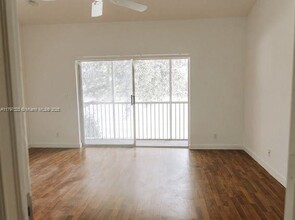 10245 Vía Hibiscus in Boca Raton, FL - Building Photo - Building Photo