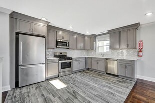 126 N 15th St in East Orange, NJ - Building Photo