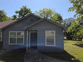 15 S 10th St in Temple, TX - Building Photo