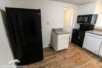 816 Kearney St in Manhattan, KS - Building Photo - Building Photo