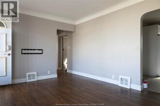 1275 Chappell Ave in Windsor, ON - Building Photo - Building Photo